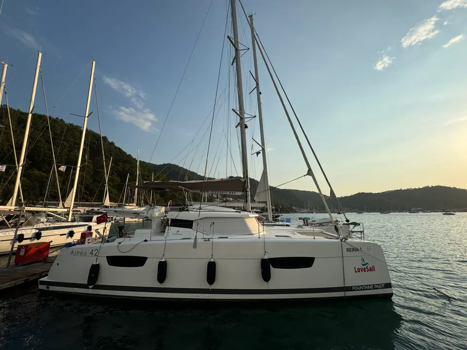 Reina Astréa 42