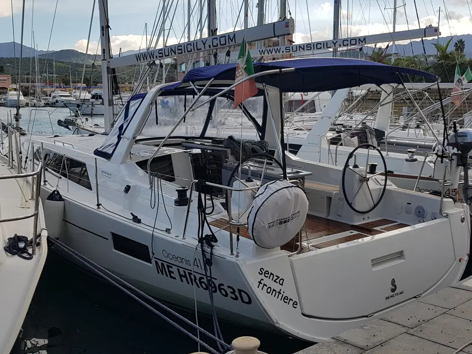Senza Frontiere Oceanis 41.1