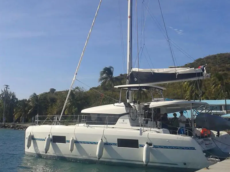 Utopia Lagoon 42