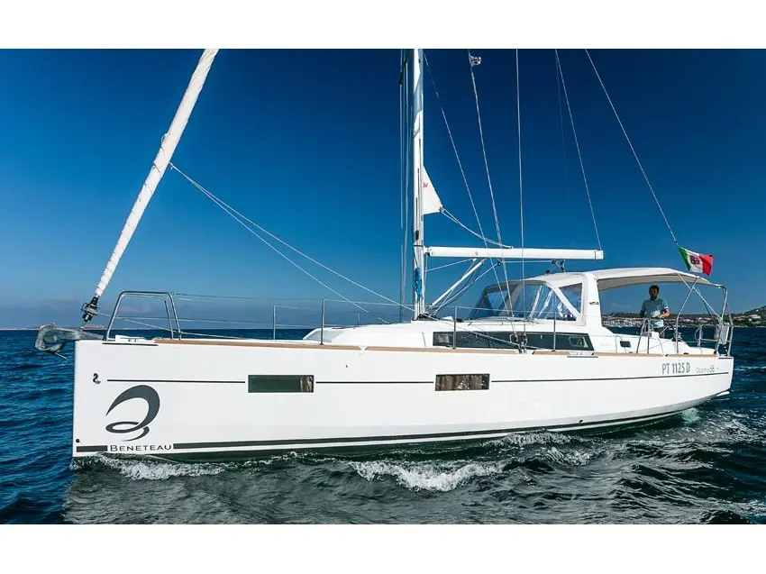 Marta Oceanis 38