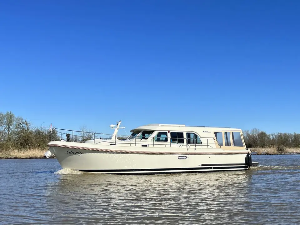 Liberty Linssen Grand Sturdy 40.0 Sedan