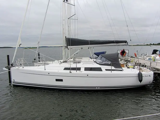 Nineteen Hanse 348