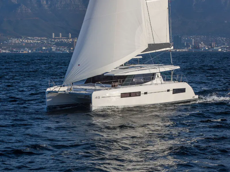 Moorings 4500L/10 Exclusive Leopard 45