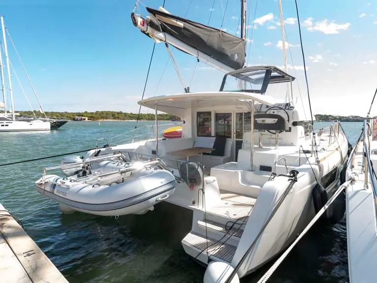 Laurelli Lagoon 40