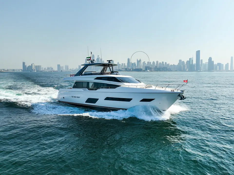 Solace 780 Ferretti 780